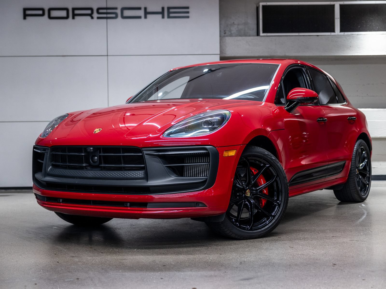Certified 2024 Porsche Macan GTS AWD/4WD image 1