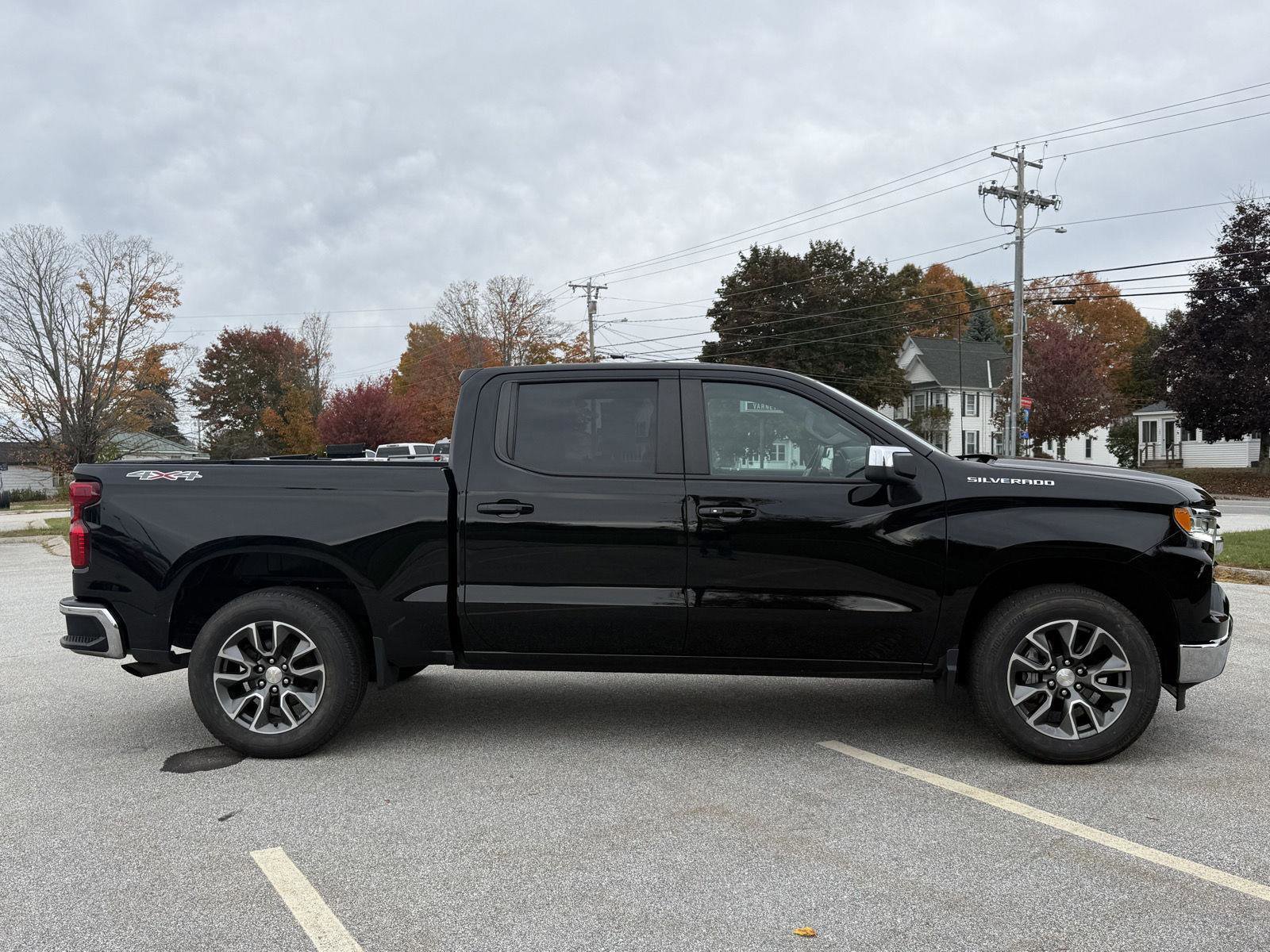 Used 2022 Chevrolet Silverado 1500 LT image 4