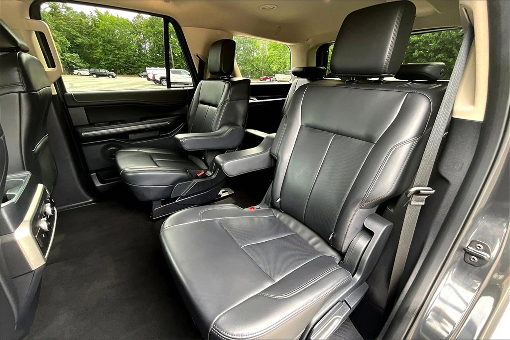 Used 2024 Ford Expedition XLT image 21