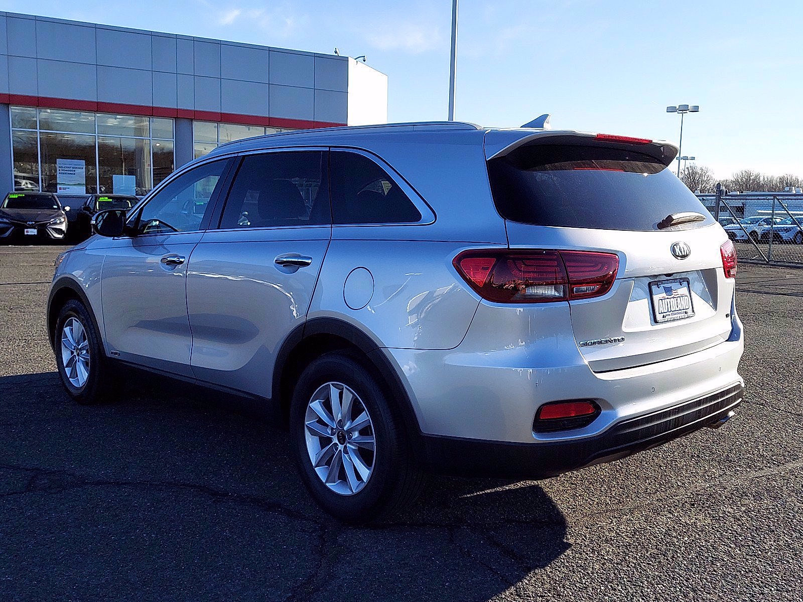 Used 2019 Kia Sorento AWD V6 w/ Option Group 020 image 4