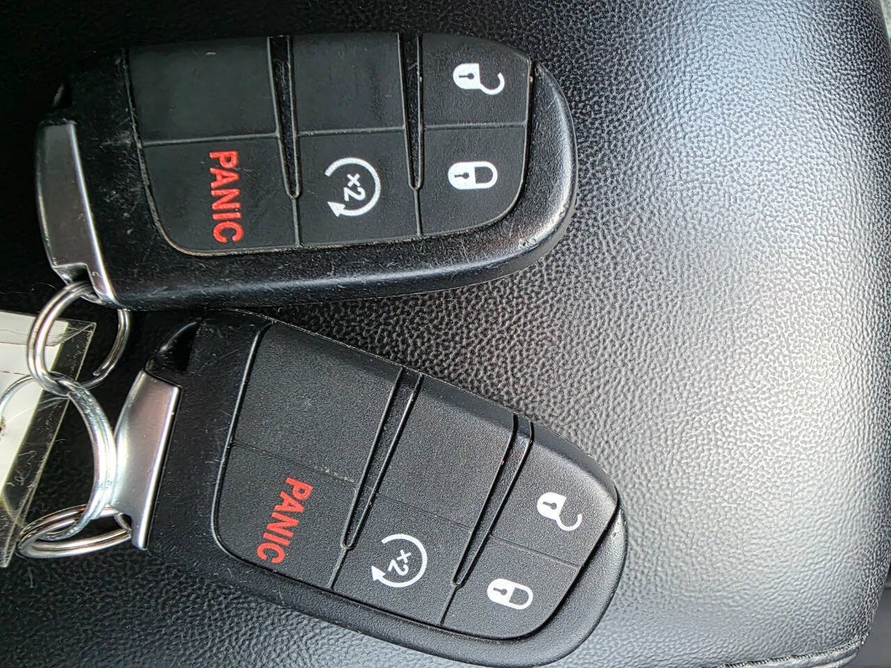 Used 2015 Jeep Grand Cherokee Laredo w/ Quick Order Package 23E AWD/4WD image 16