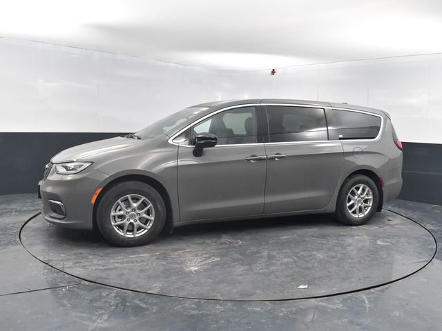 New 2025 Chrysler Pacifica Select image 4