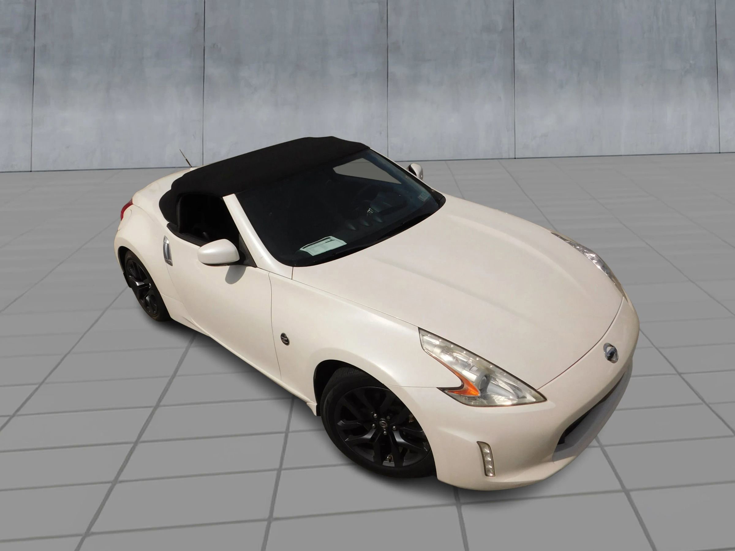 Used 2016 Nissan 370Z Touring RWD image 4