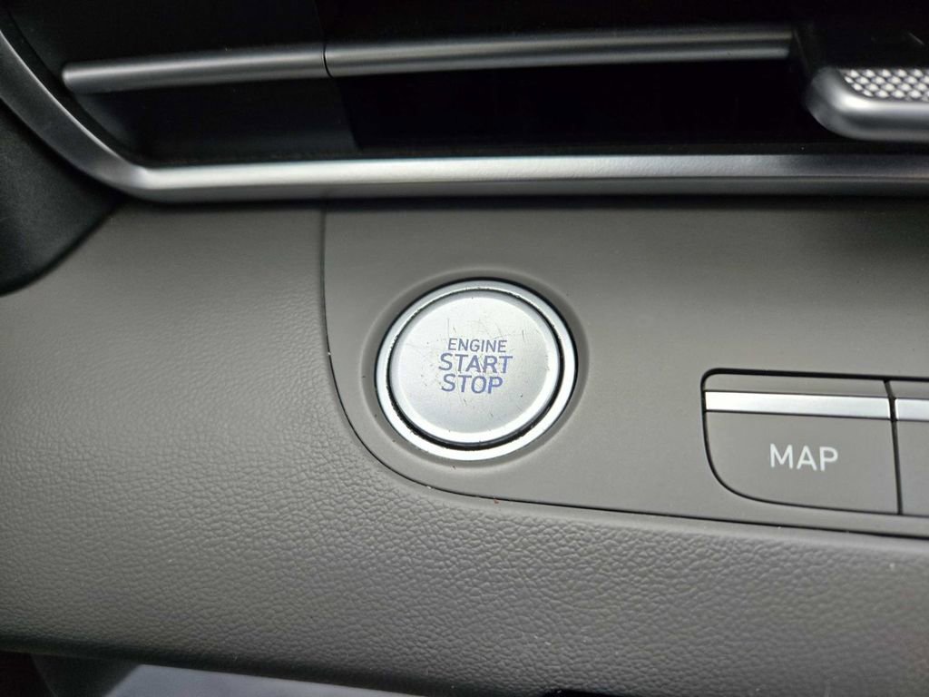 Used 2023 Hyundai Elantra SEL w/ Convenience Package image 32