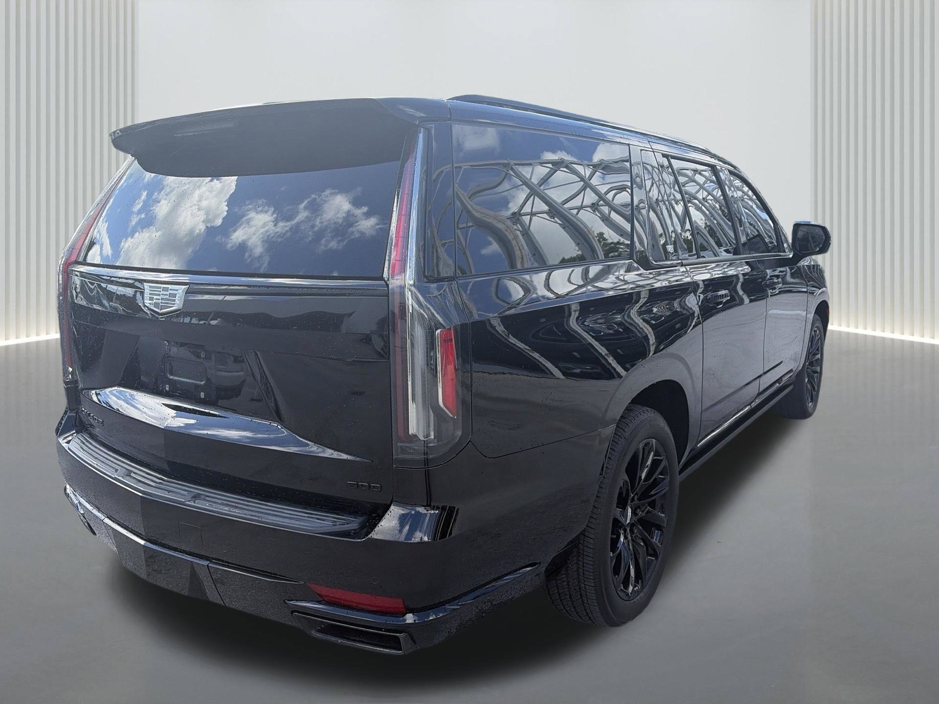 Used 2022 Cadillac Escalade ESV Sport w/ Touring Package AWD/4WD image 6