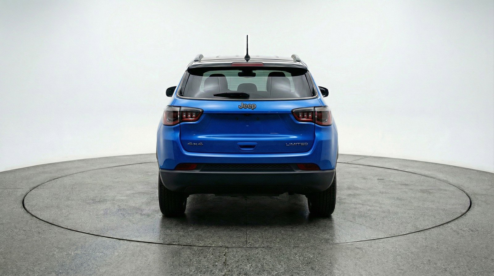 Used 2025 Jeep Compass Trailhawk image 7