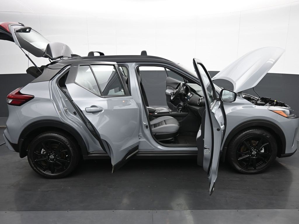 Used 2024 Nissan Kicks SR w/ SR Premium Package image 14