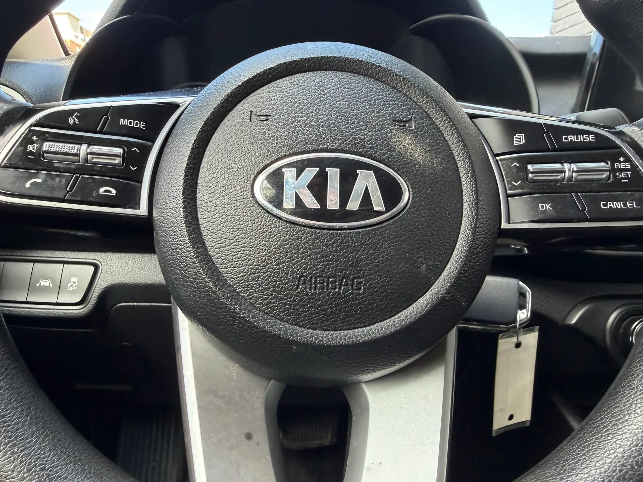 Used 2020 Kia Forte LXS FWD image 17