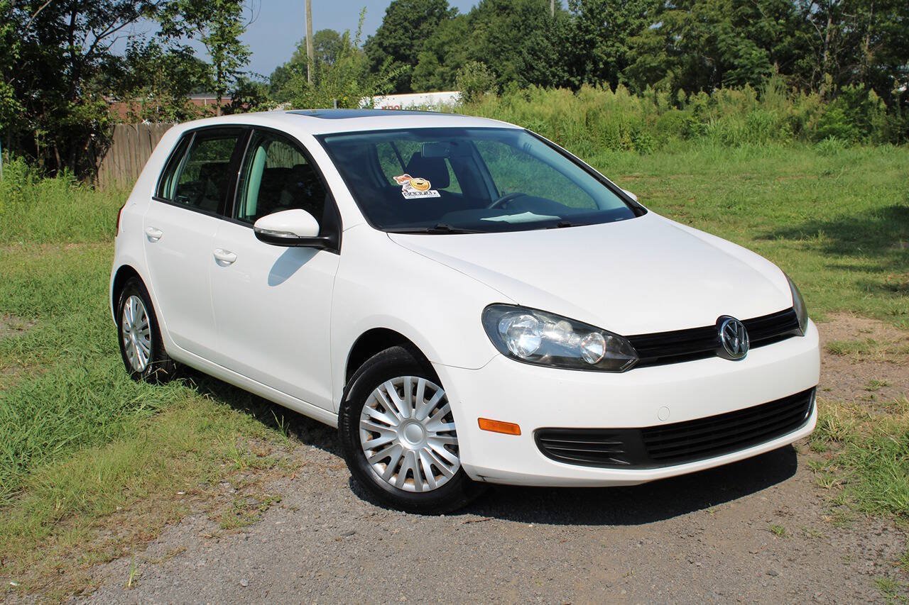 Used 2011 Volkswagen Golf 4-Door FWD image 3