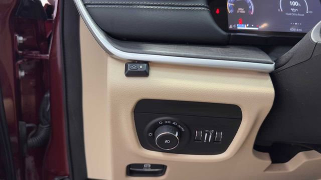 Used 2021 Jeep Grand Cherokee L Limited image 33