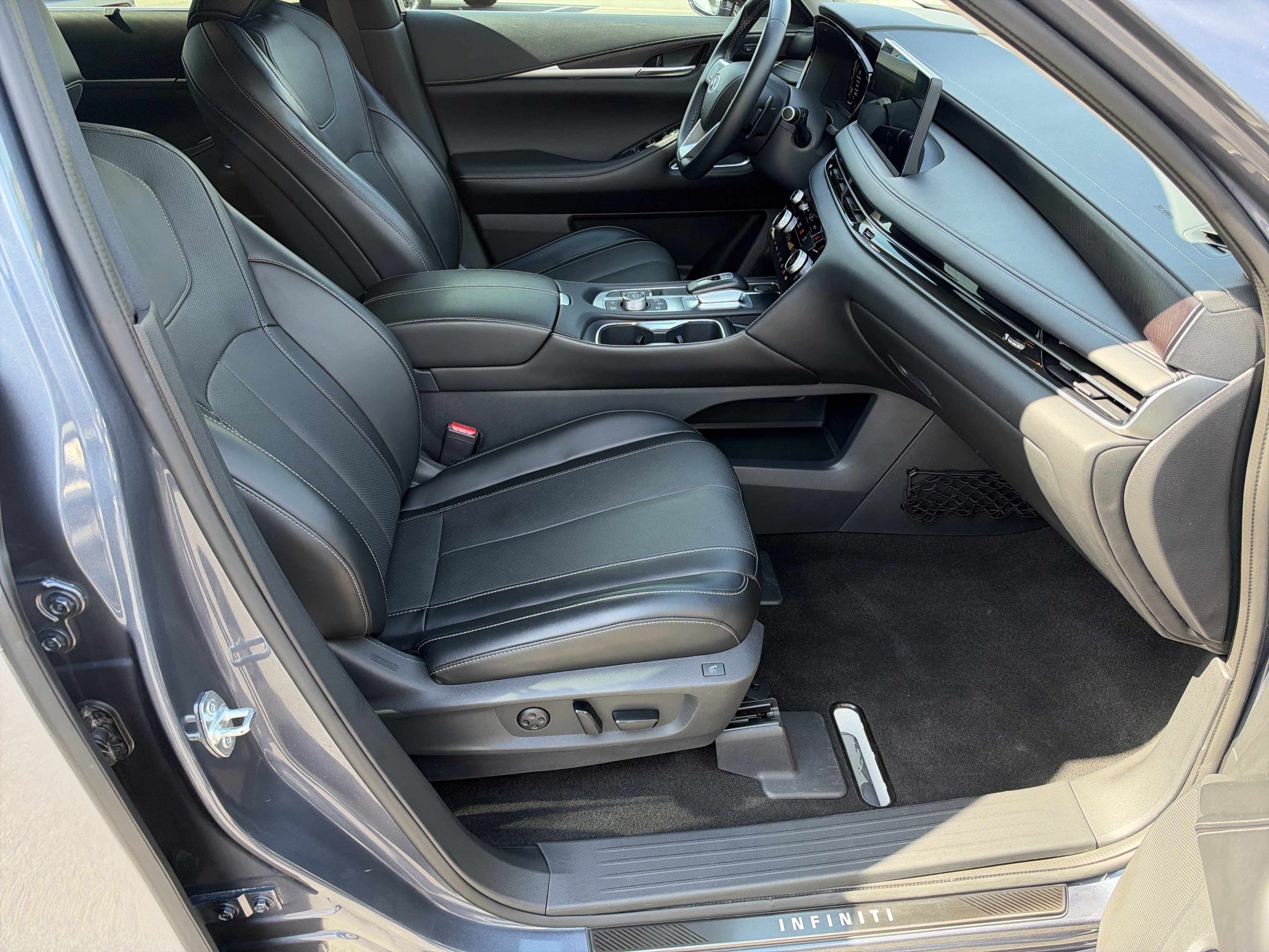 Used 2023 INFINITI QX60 Sensory w/ Cargo Package AWD/4WD image 16