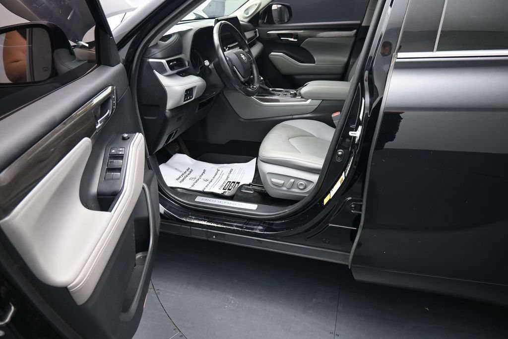 Used 2020 Toyota Highlander Limited AWD/4WD image 15