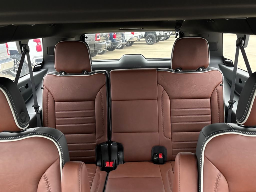 Used 2023 GMC Yukon XL Denali Ultimate AWD/4WD image 37