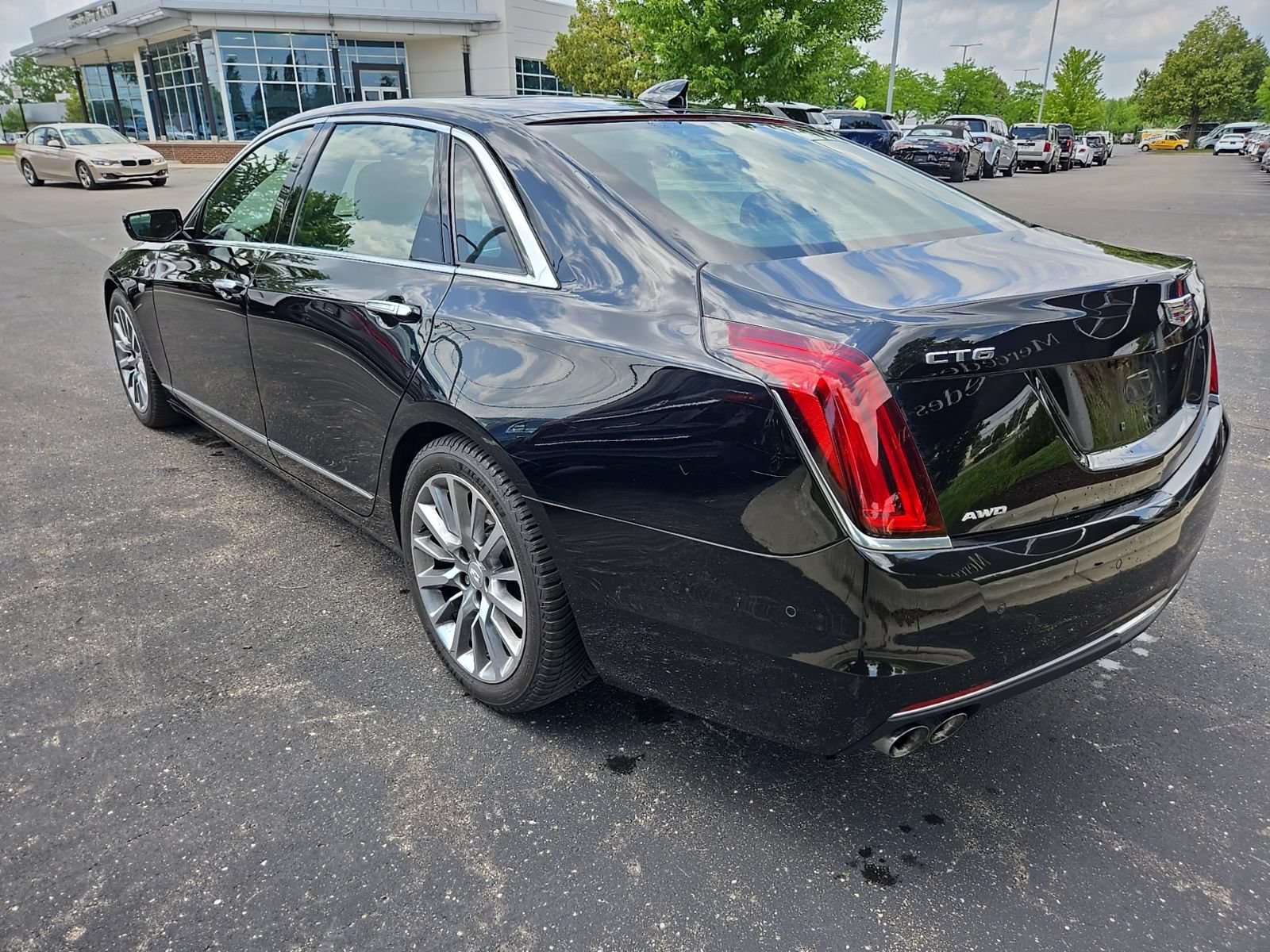 Used 2018 Cadillac CT6 Luxury AWD/4WD image 3