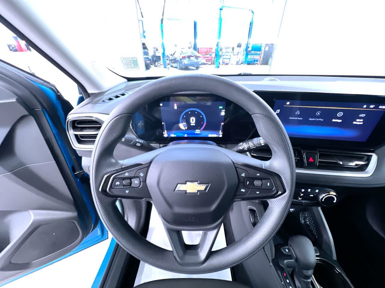 Used 2025 Chevrolet TrailBlazer LT FWD image 15