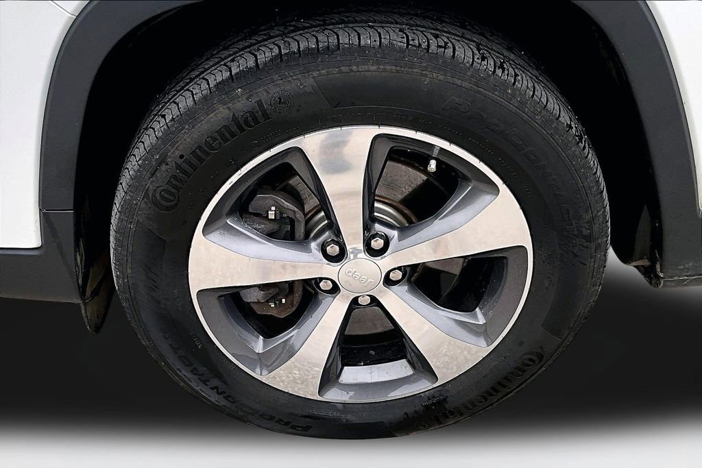 Used 2019 Jeep Cherokee Limited AWD/4WD image 33