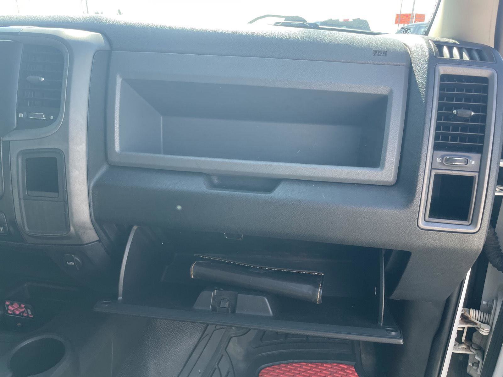 Used 2015 RAM 3500 Tradesman w/ Chrome Appearance Group image 25