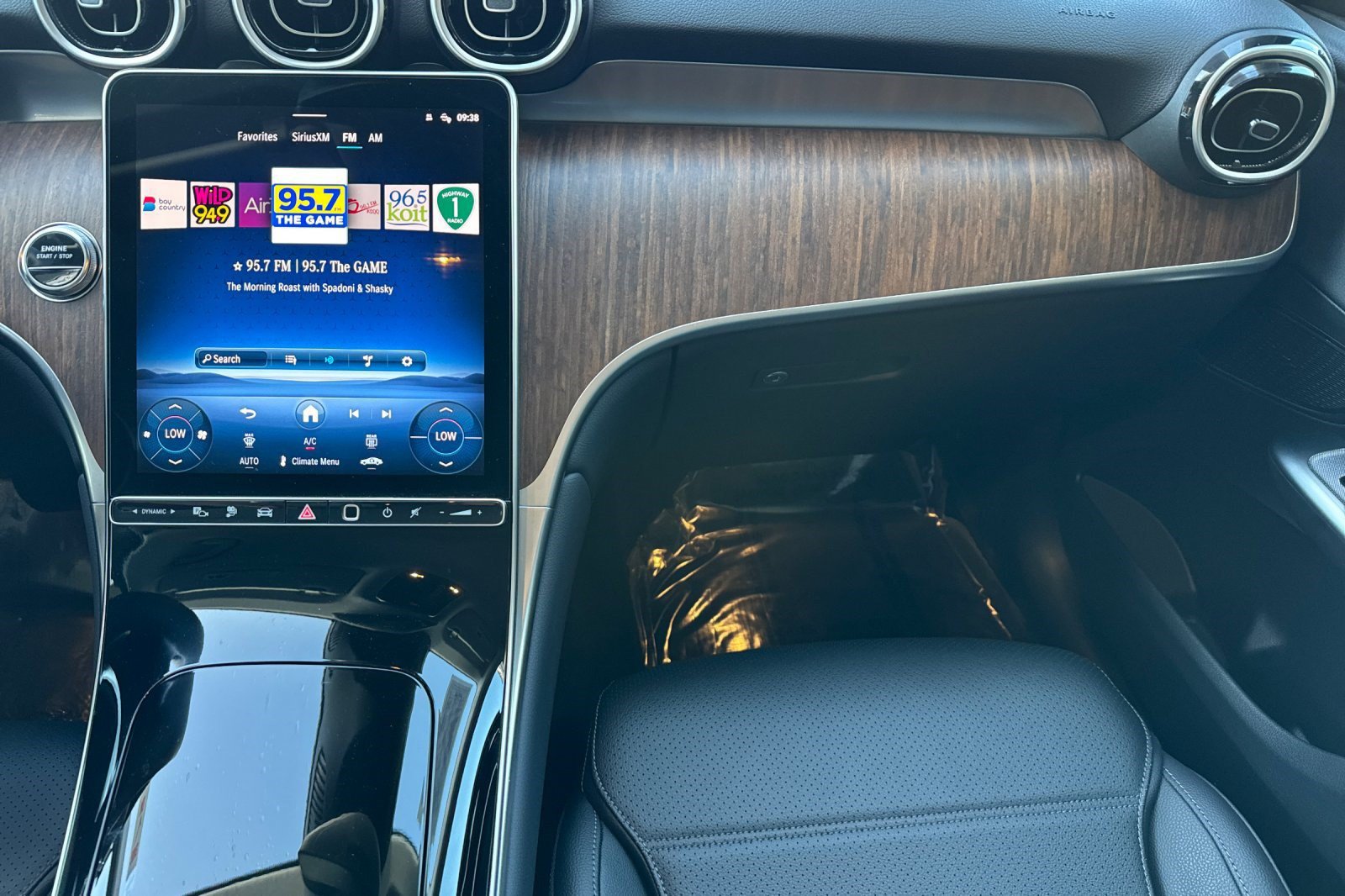 Certified 2025 Mercedes-Benz GLC 350e 4MATIC image 32