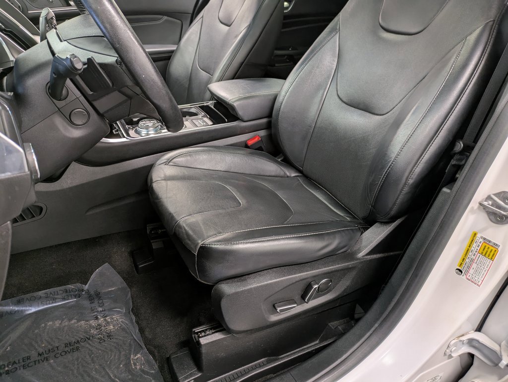 Used 2019 Ford Edge Titanium w/ Equipment Group 301A image 10