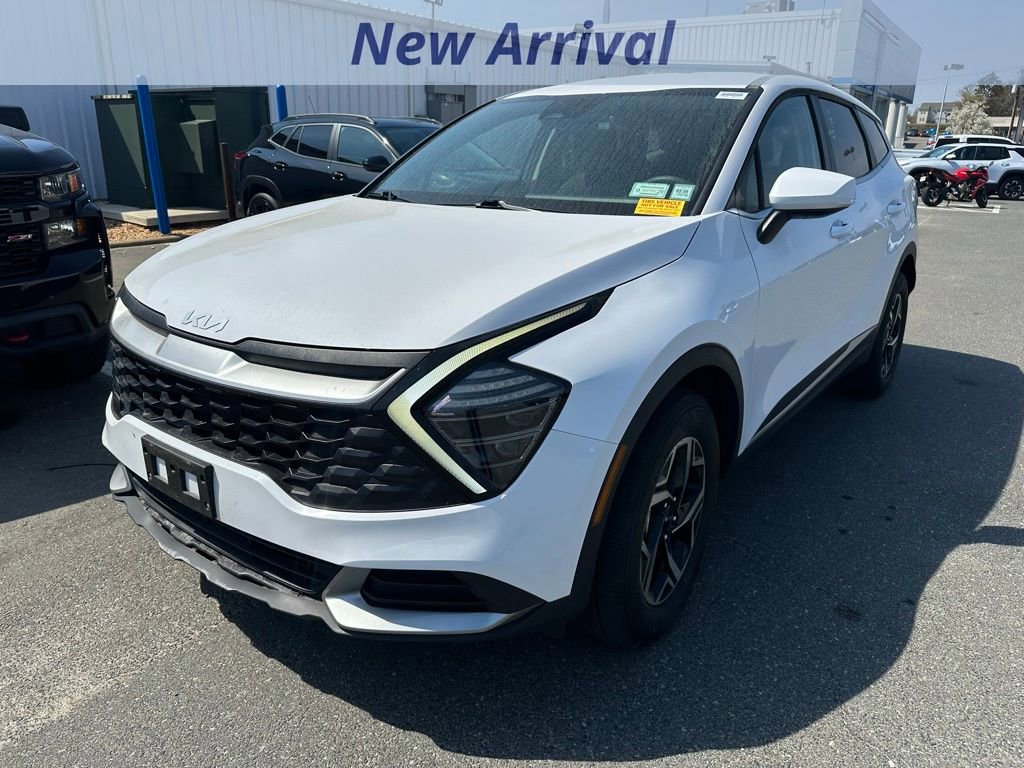 Used 2025 Kia Sportage LX image 1