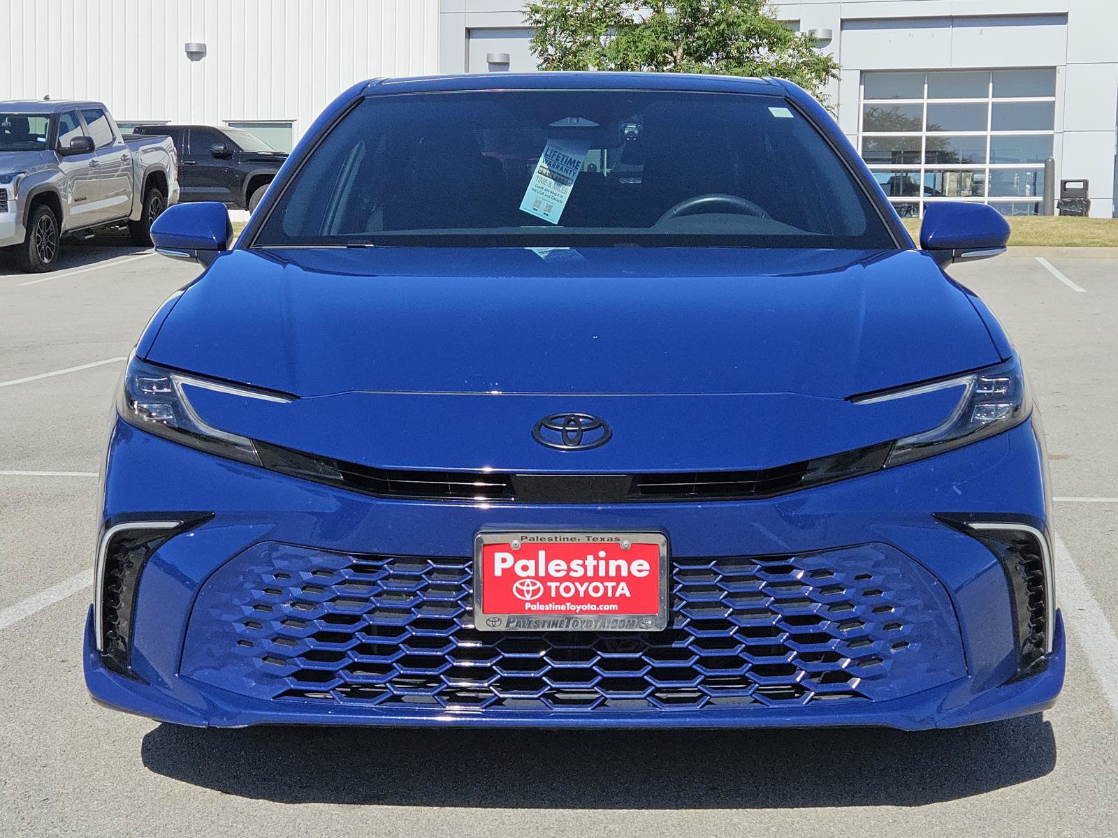 Used 2025 Toyota Camry XSE FWD image 2