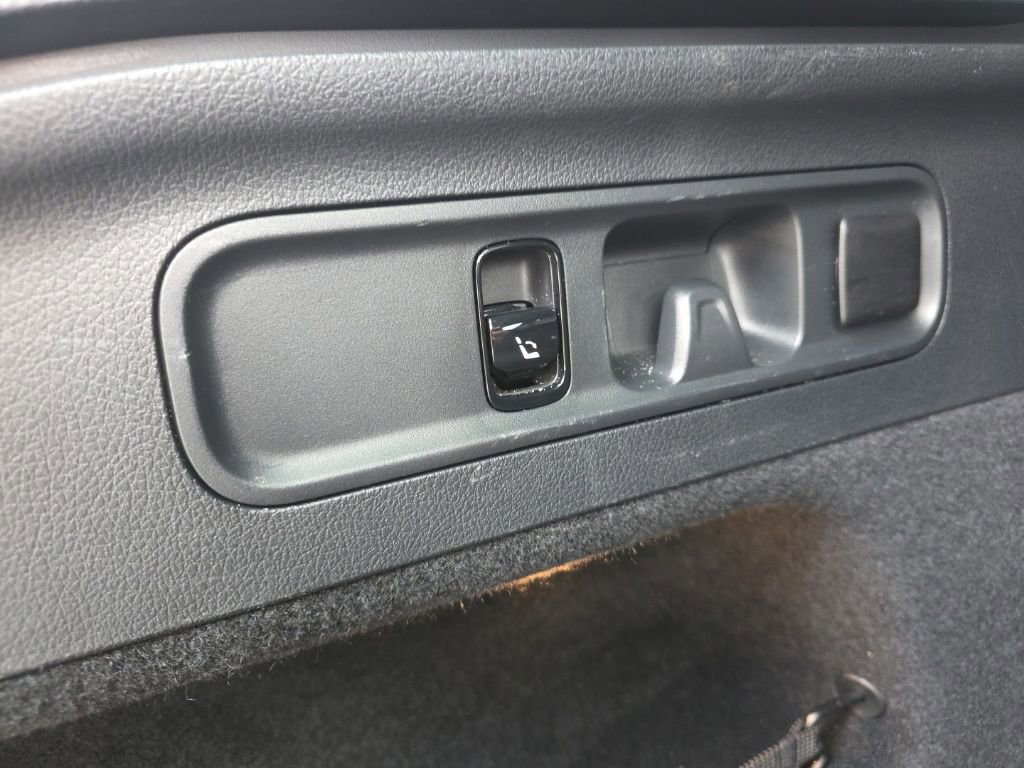 Used 2024 Mercedes-Benz GLC 300 4MATIC image 16