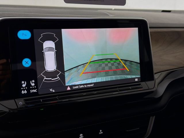 Used 2025 Volkswagen Atlas SE image 16