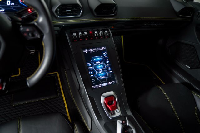 Used 2022 Lamborghini Huracan EVO RWD image 19