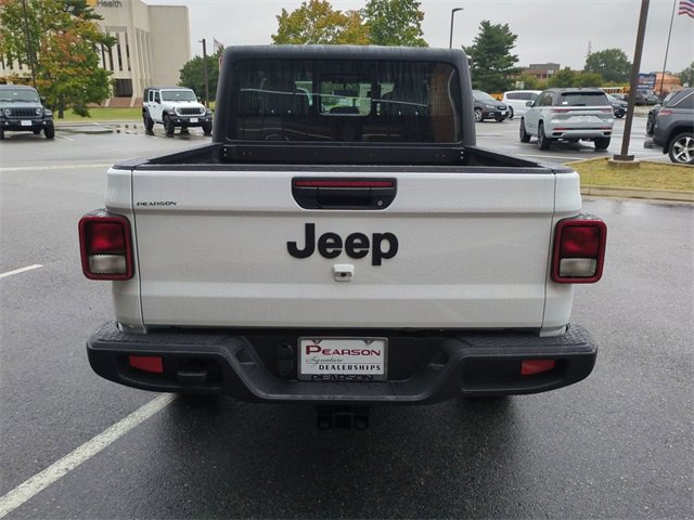 New 2025 Jeep Gladiator Sport image 5