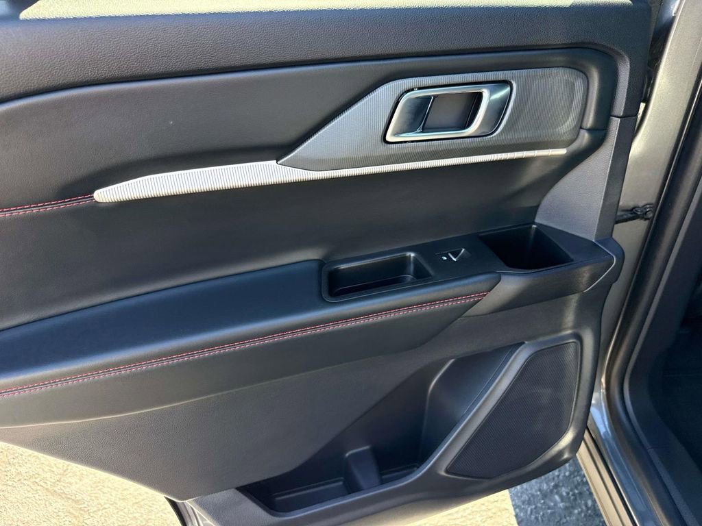 Certified 2026 Ford Explorer ST-Line w/ ST-Line Street Pack image 11