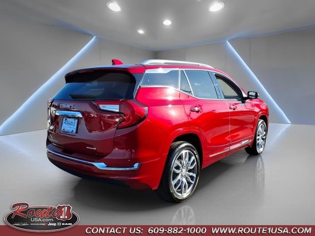 Used 2024 GMC Terrain Denali w/ Denali Premium Package image 8