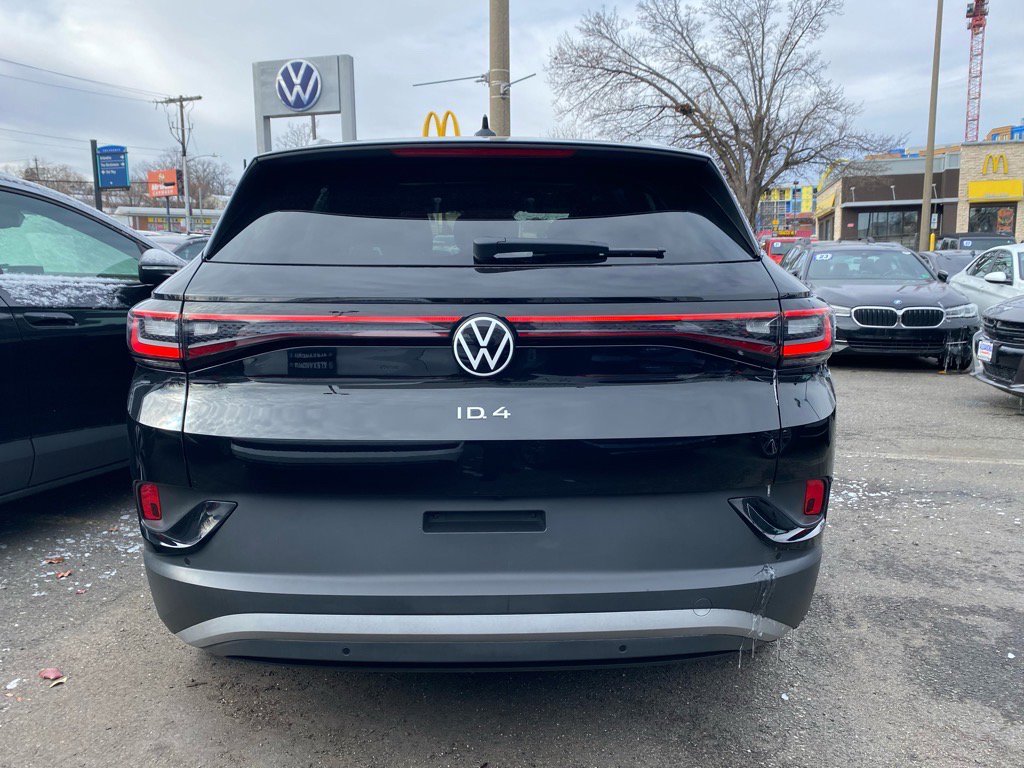 Certified 2022 Volkswagen ID.4 Pro S w/ Gradient Package image 4