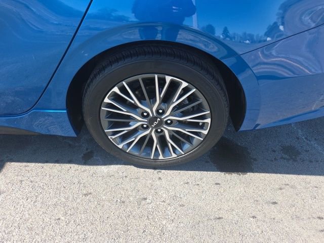 Used 2023 Kia Forte GT-Line w/ GT-Line Premium Package image 11