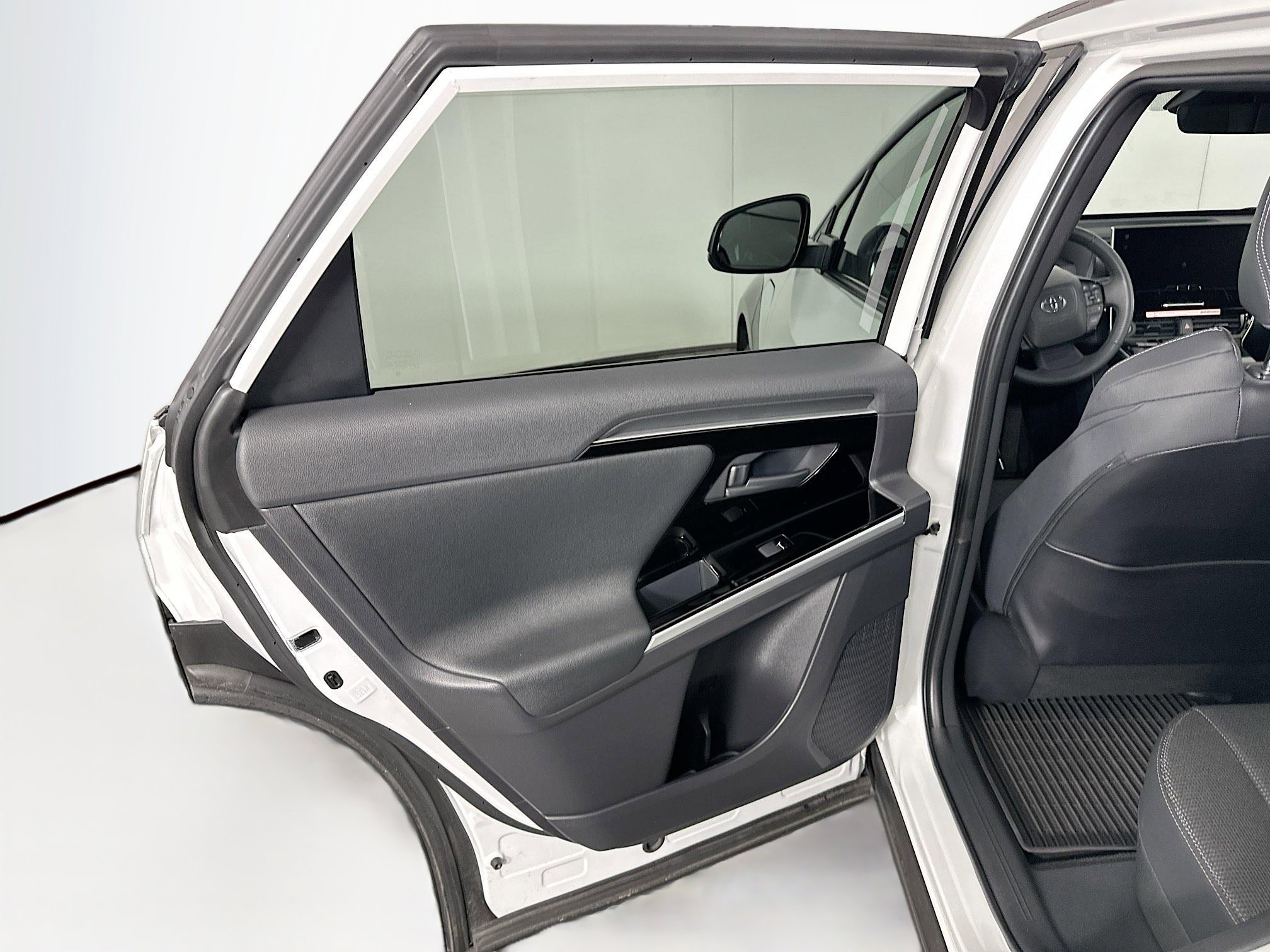 Used 2024 Toyota bZ4X XLE image 26