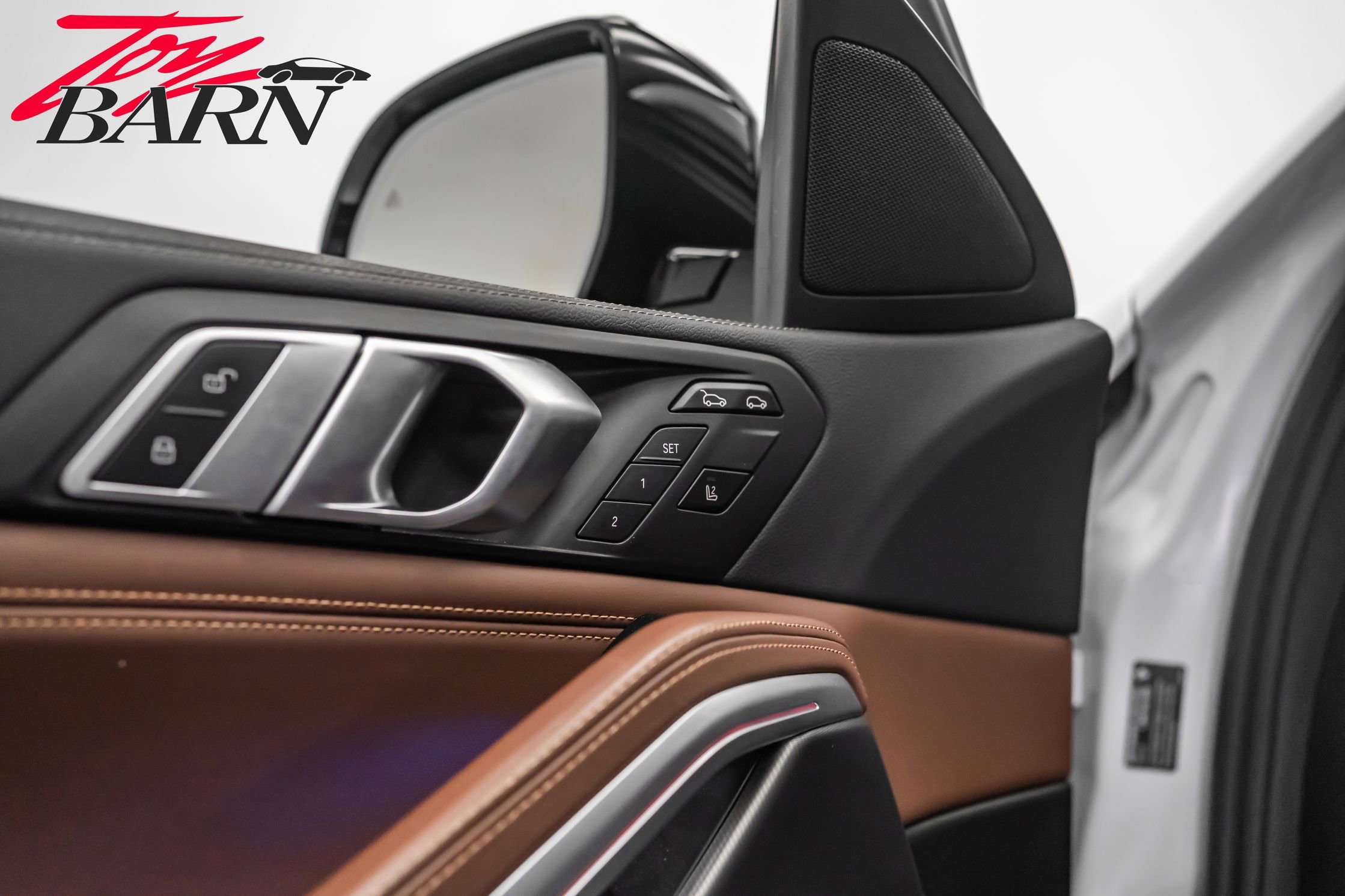 Used 2022 BMW X6 xDrive40i w/ Executive Package image 21