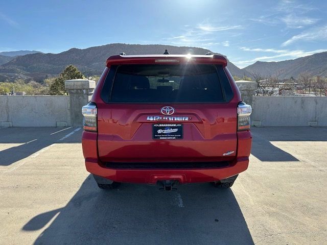 Used 2019 Toyota 4Runner SR5 AWD/4WD image 7