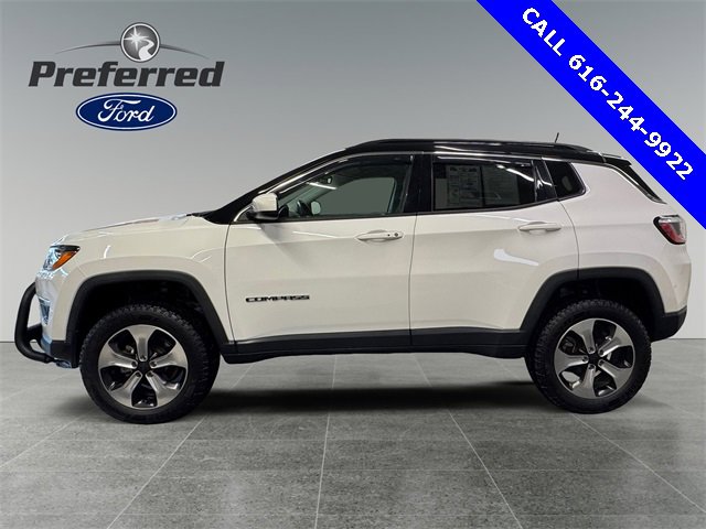Used 2018 Jeep Compass Latitude w/ Cold Weather Group image 12