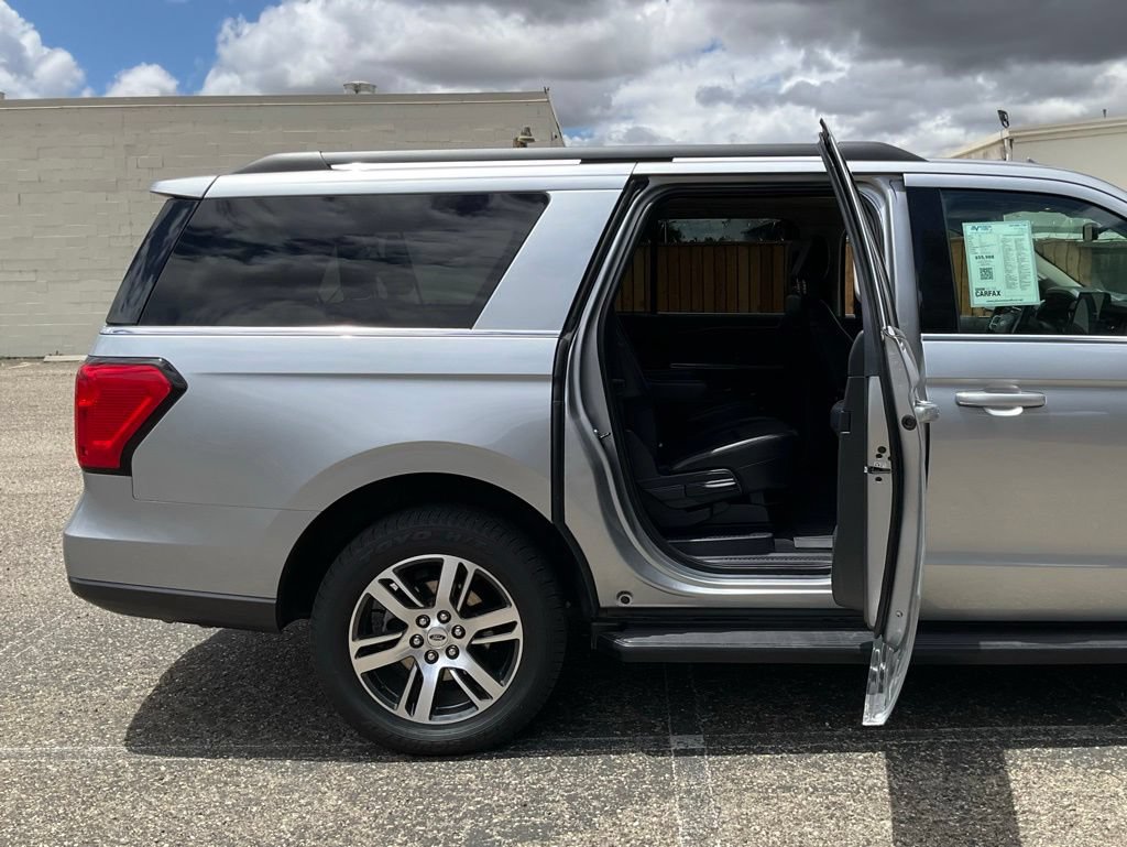 Used 2024 Ford Expedition Max XLT AWD/4WD image 27