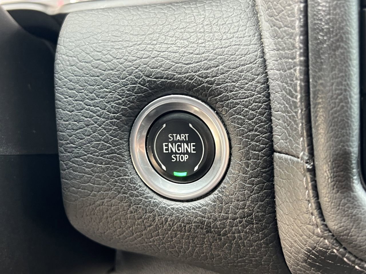 Used 2021 GMC Yukon XL Denali w/ Denali Premium Package image 21