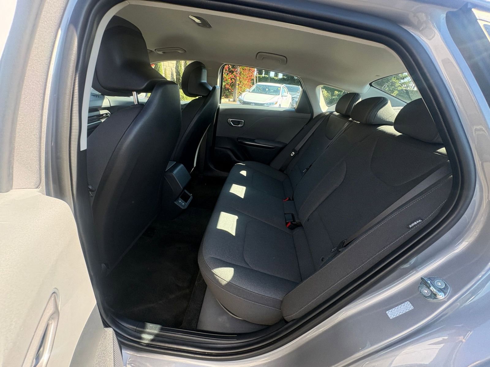 Used 2025 Kia K4 LXS image 25