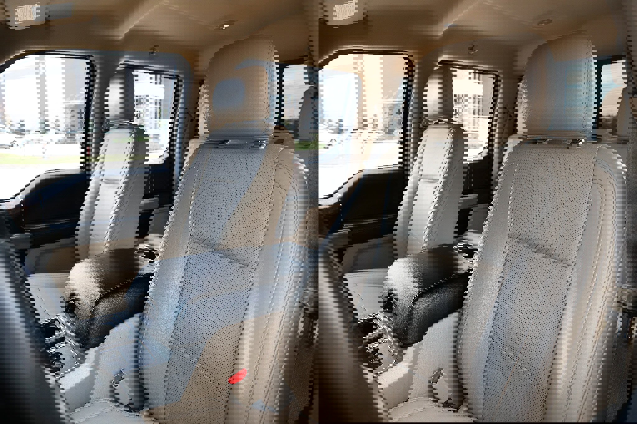 Used 2017 Ford F150 Lariat w/ Equipment Group 501A Mid image 9