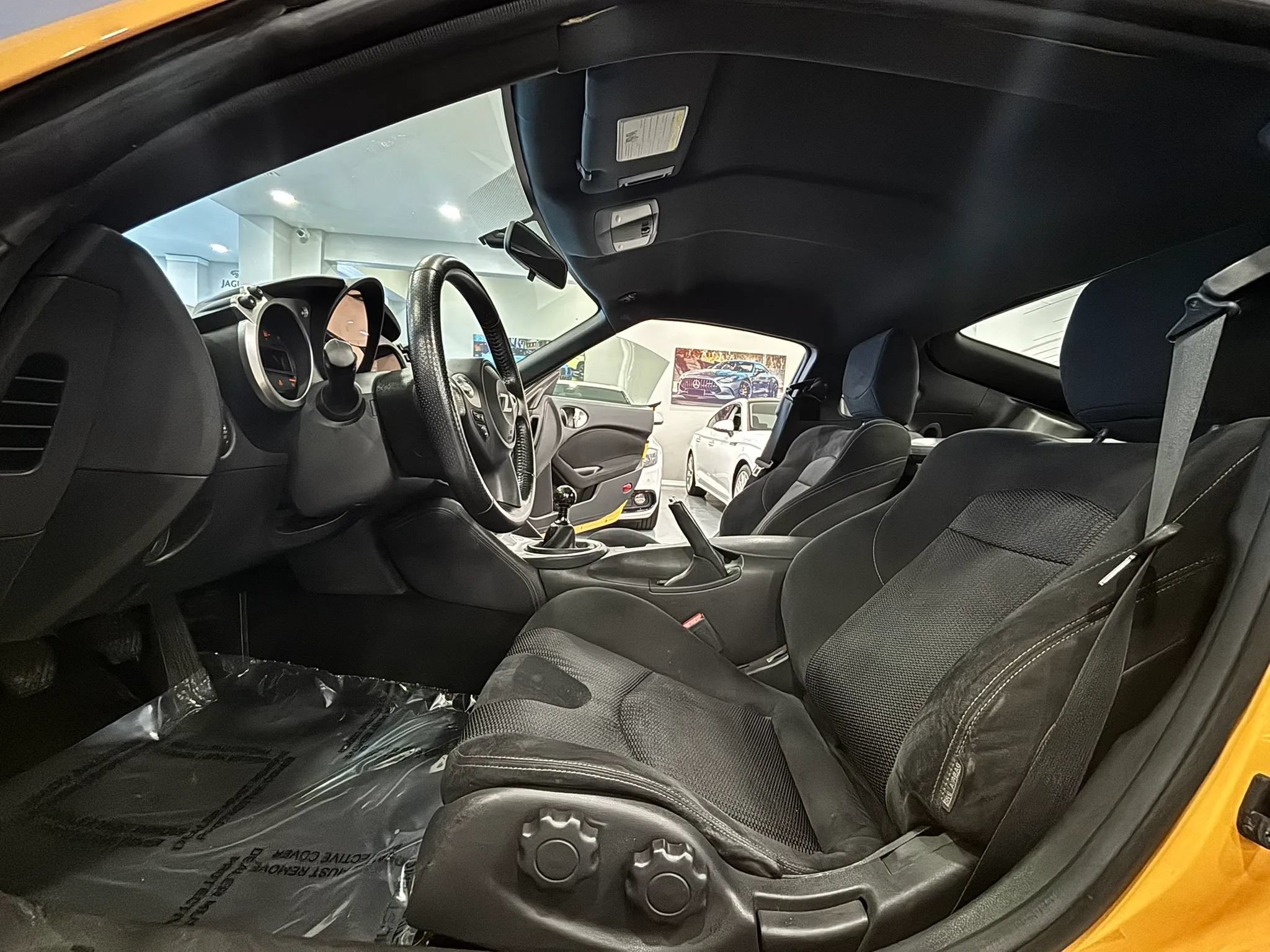 Used 2017 Nissan 370Z Coupe RWD image 12