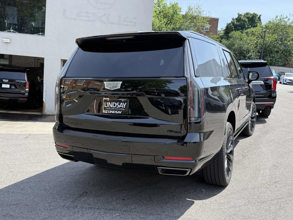 Used 2026 Cadillac Escalade ESV Platinum Sport w/ LPO, ONYX Package AWD/4WD image 3