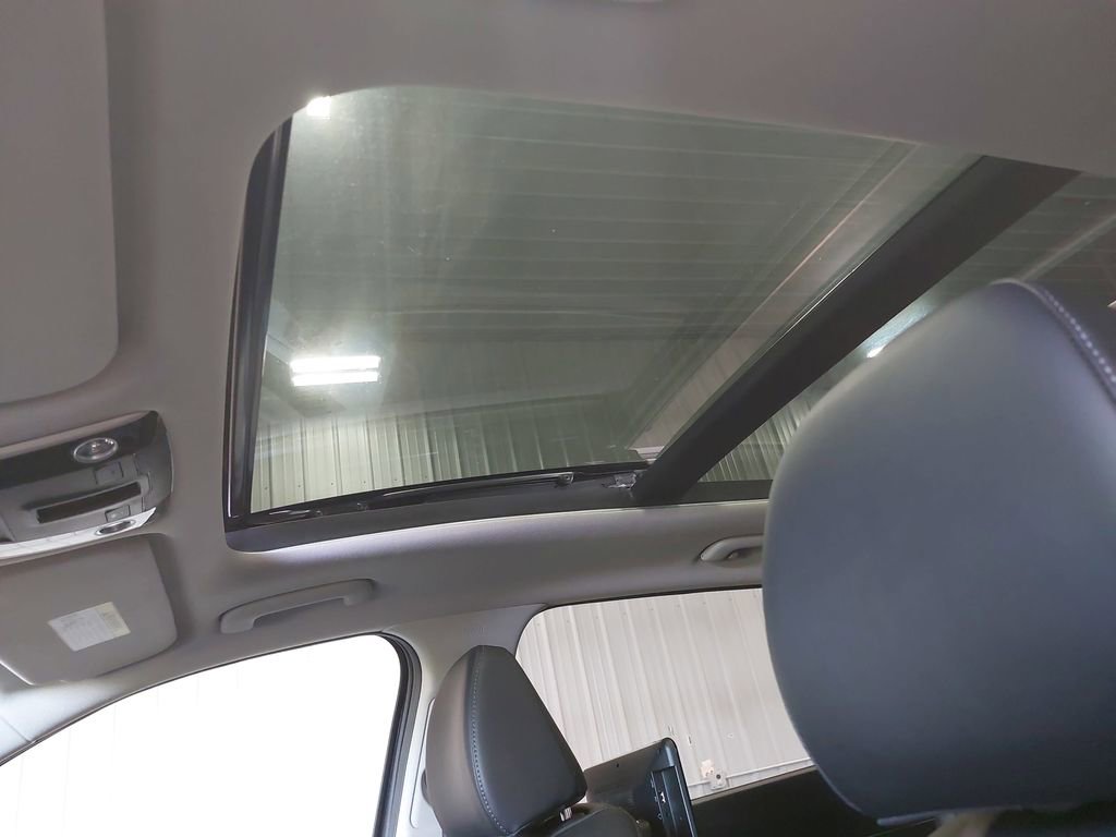 Used 2025 Kia Sorento S w/ Panoramic Sunroof Package FWD image 32