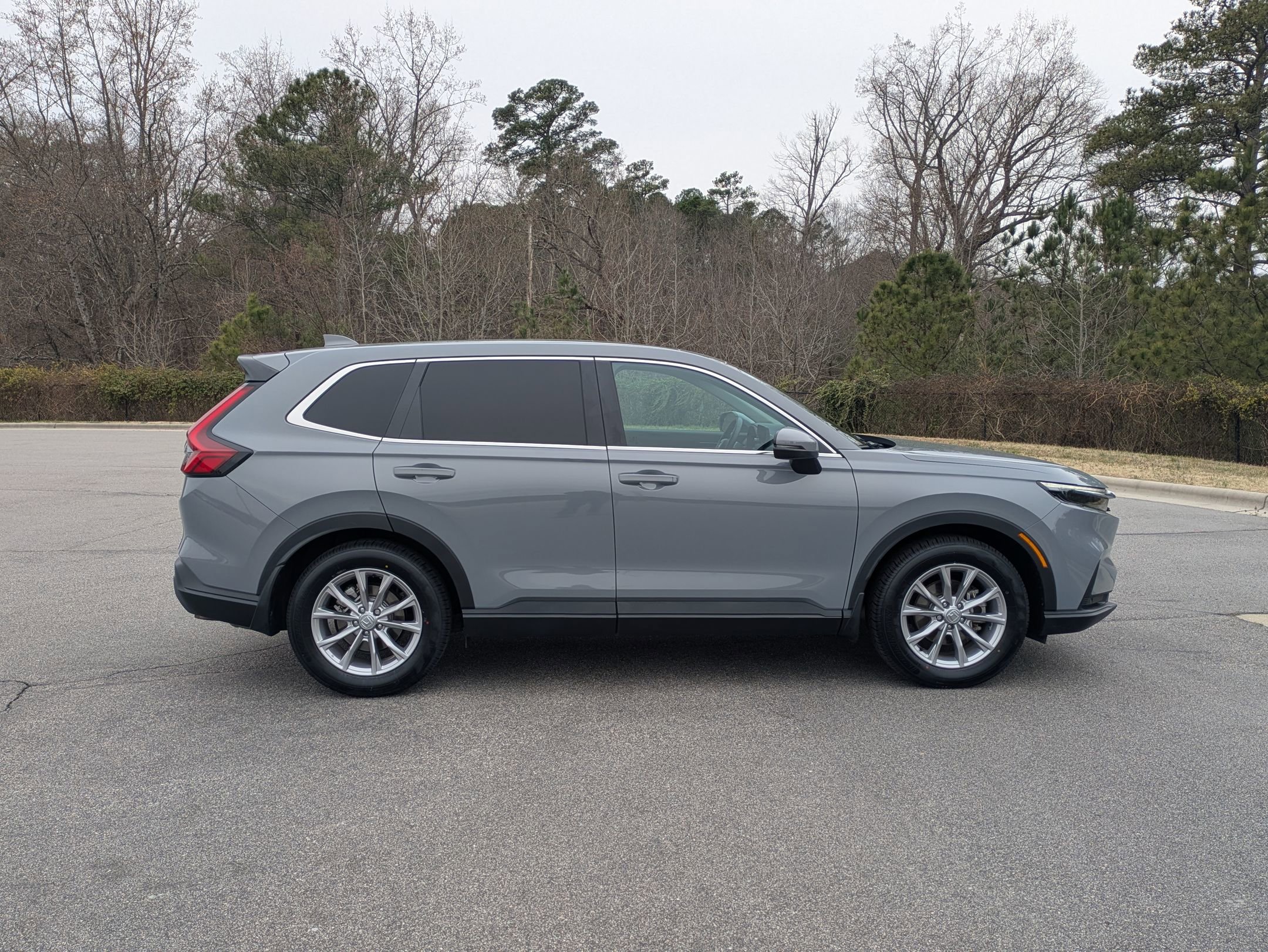 Used 2025 Honda CR-V EX-L image 4