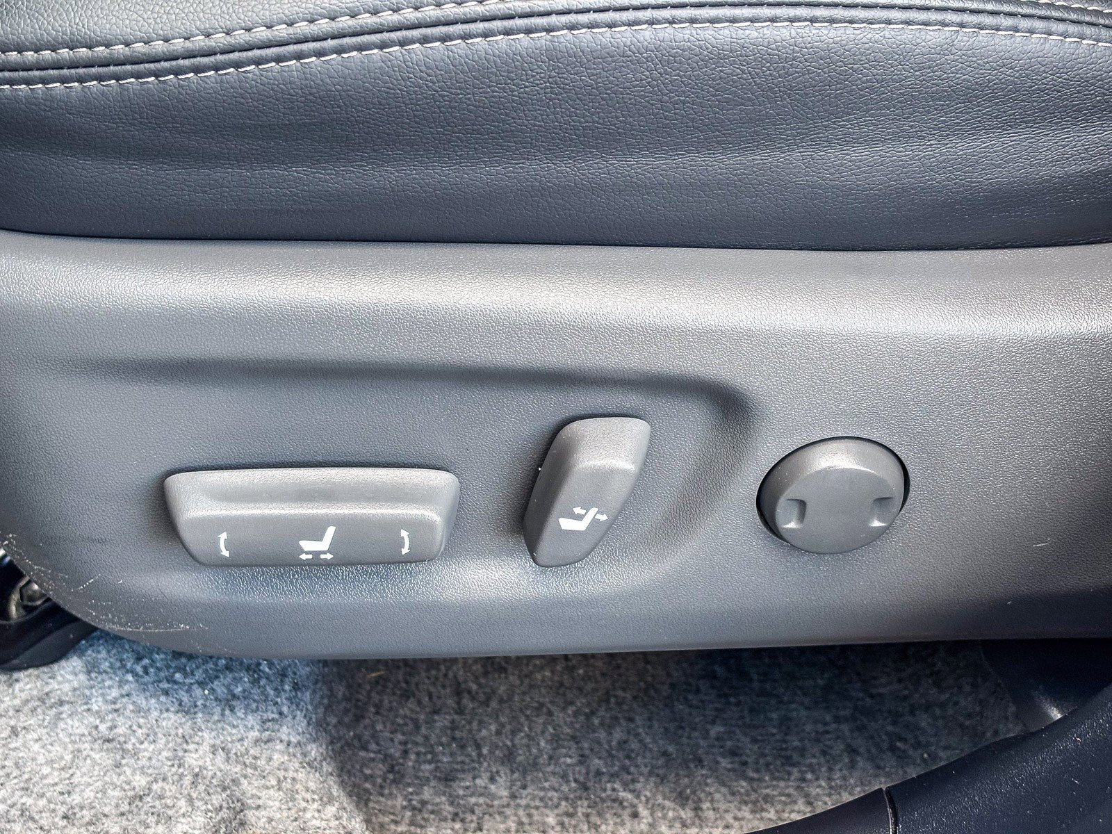 Used 2015 Toyota Prius Four image 22