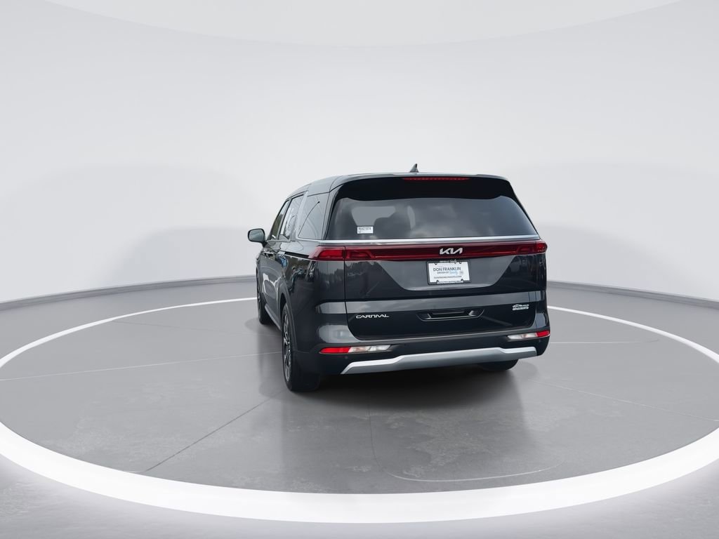 Used 2024 Kia Carnival EX FWD image 7