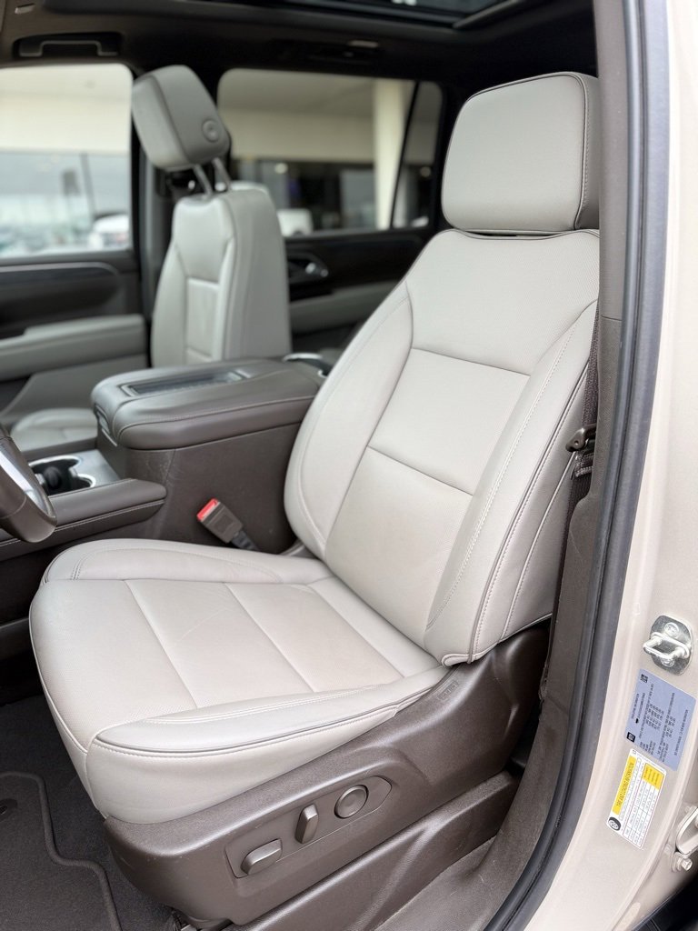 Used 2021 GMC Yukon XL SLT w/ SLT Premium Package image 10