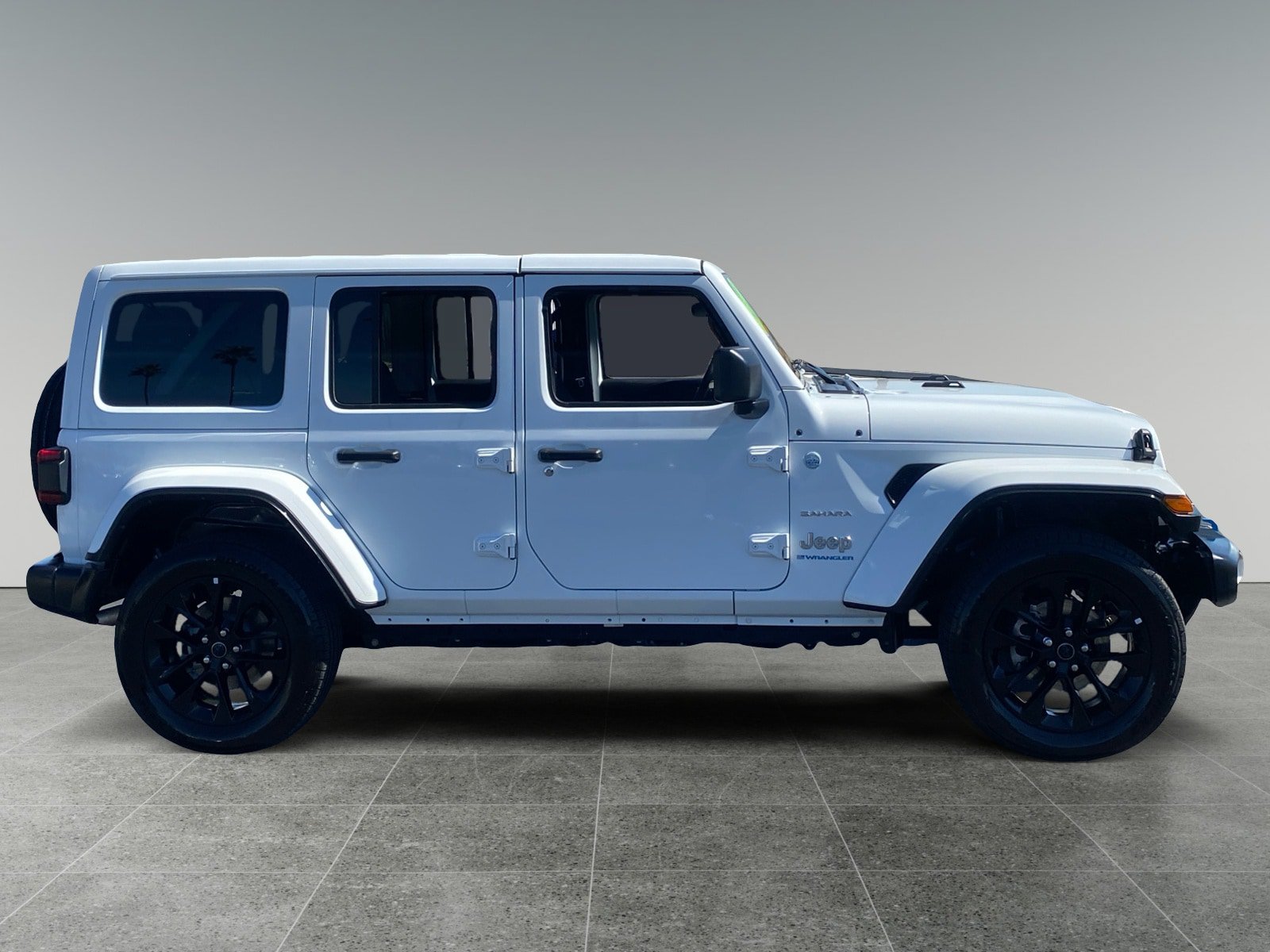Used 2024 Jeep Wrangler Unlimited Sahara AWD/4WD image 6