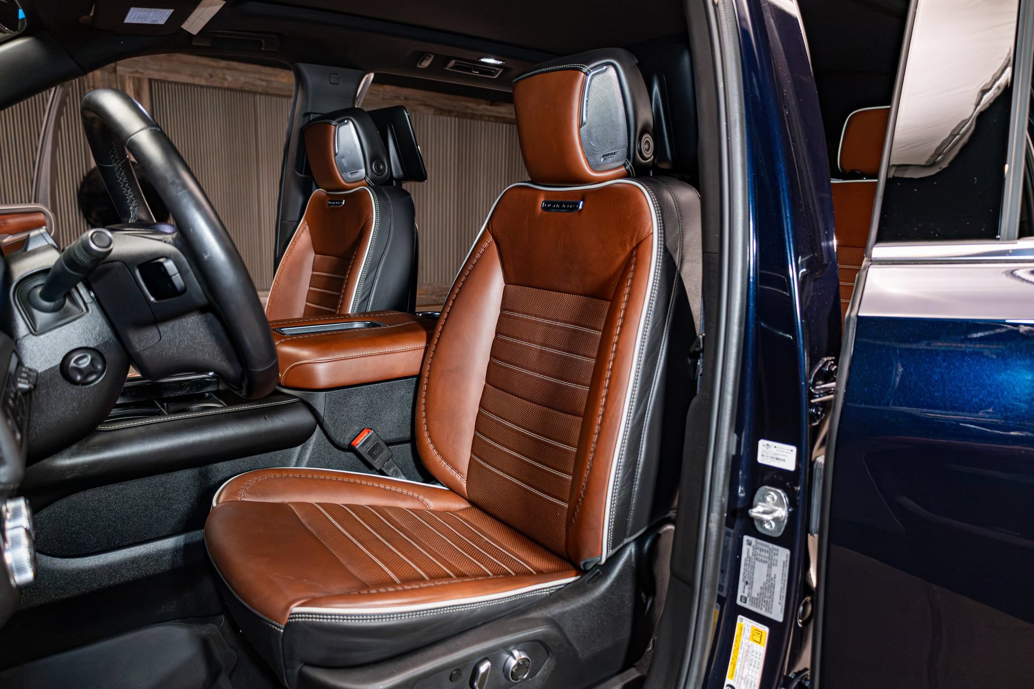 Used 2024 GMC Yukon Denali Ultimate AWD/4WD image 20